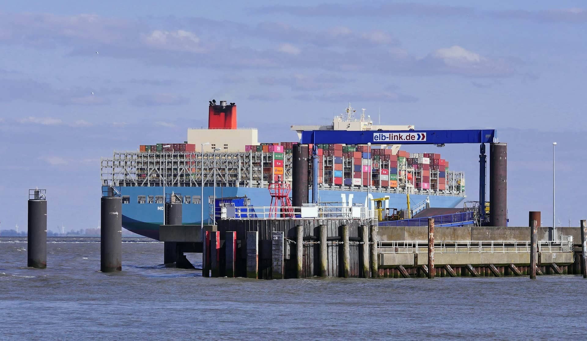 cuxhaven-large-shipping-g5389a3719_1920